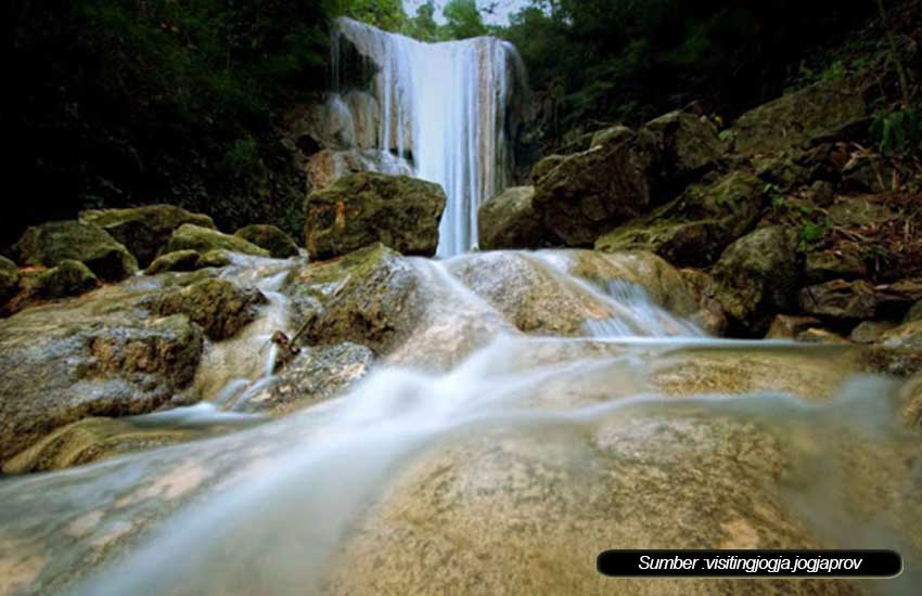 Grojogan Sewu : wisata Tawangmangu Instagramable