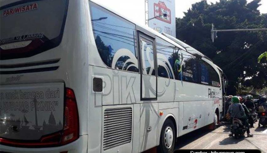 Tempat duduk bus pariwisata